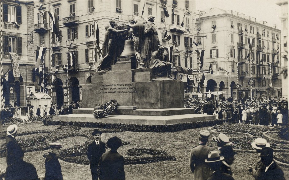 Foto storica della piazza